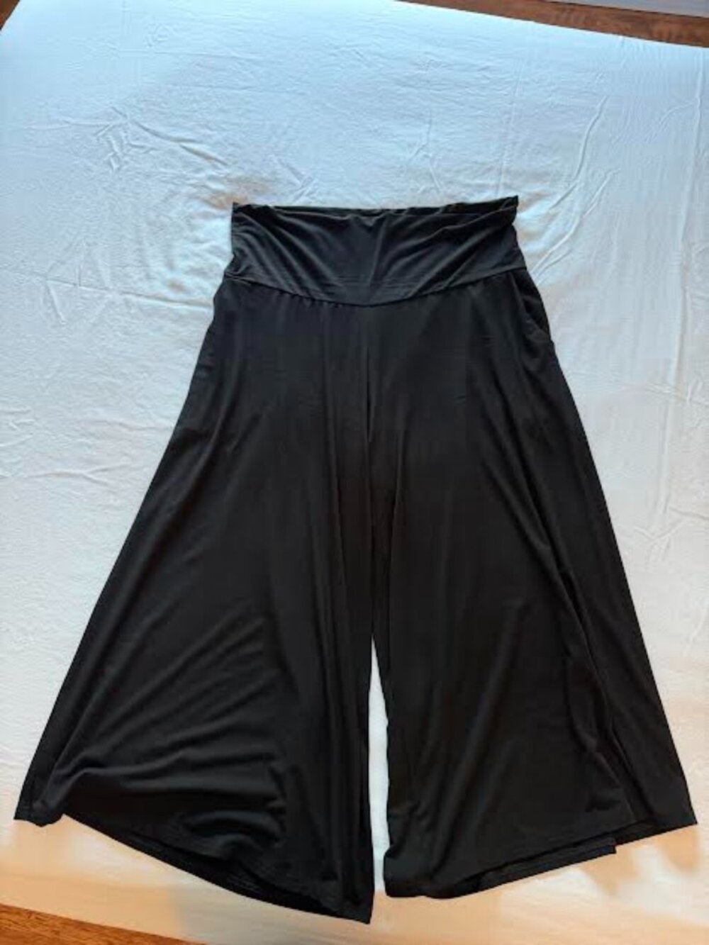 Free Label Black Cleo Crop XL